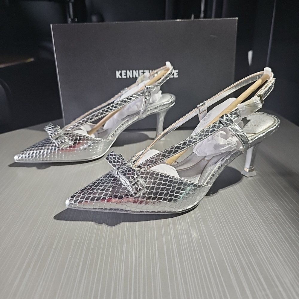 Kenneth Cole New York Umayra Silver Snake Pointed Toe Pumps Women's 7M NEW
